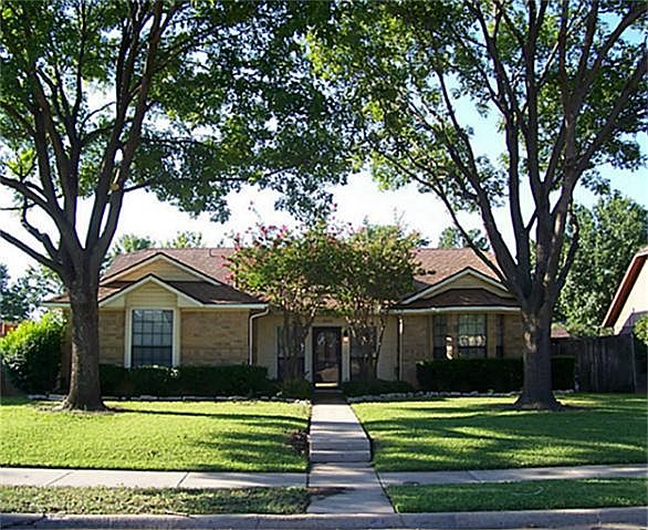 1st image of 2026 Robin Hill Ln
