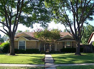 2026 Robin Hill Ln, Carrollton, TX 75007