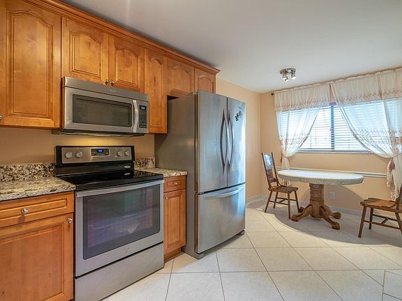 3rd image of 5574 Witney Dr
