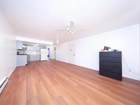 517 Milford Street image 11 of 32