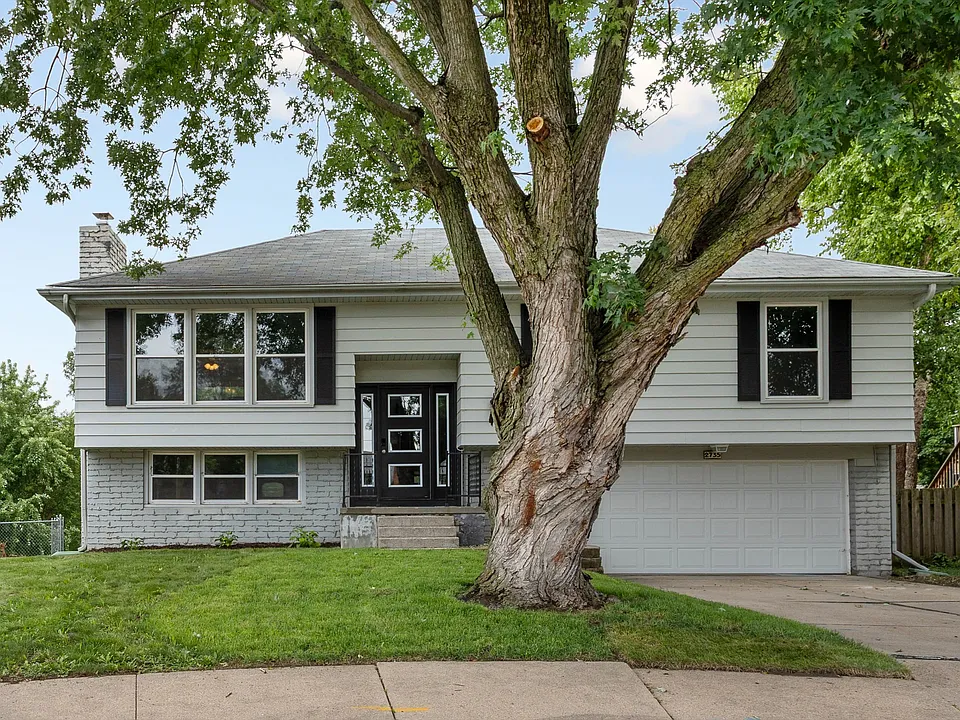 2735 N 122nd Cir