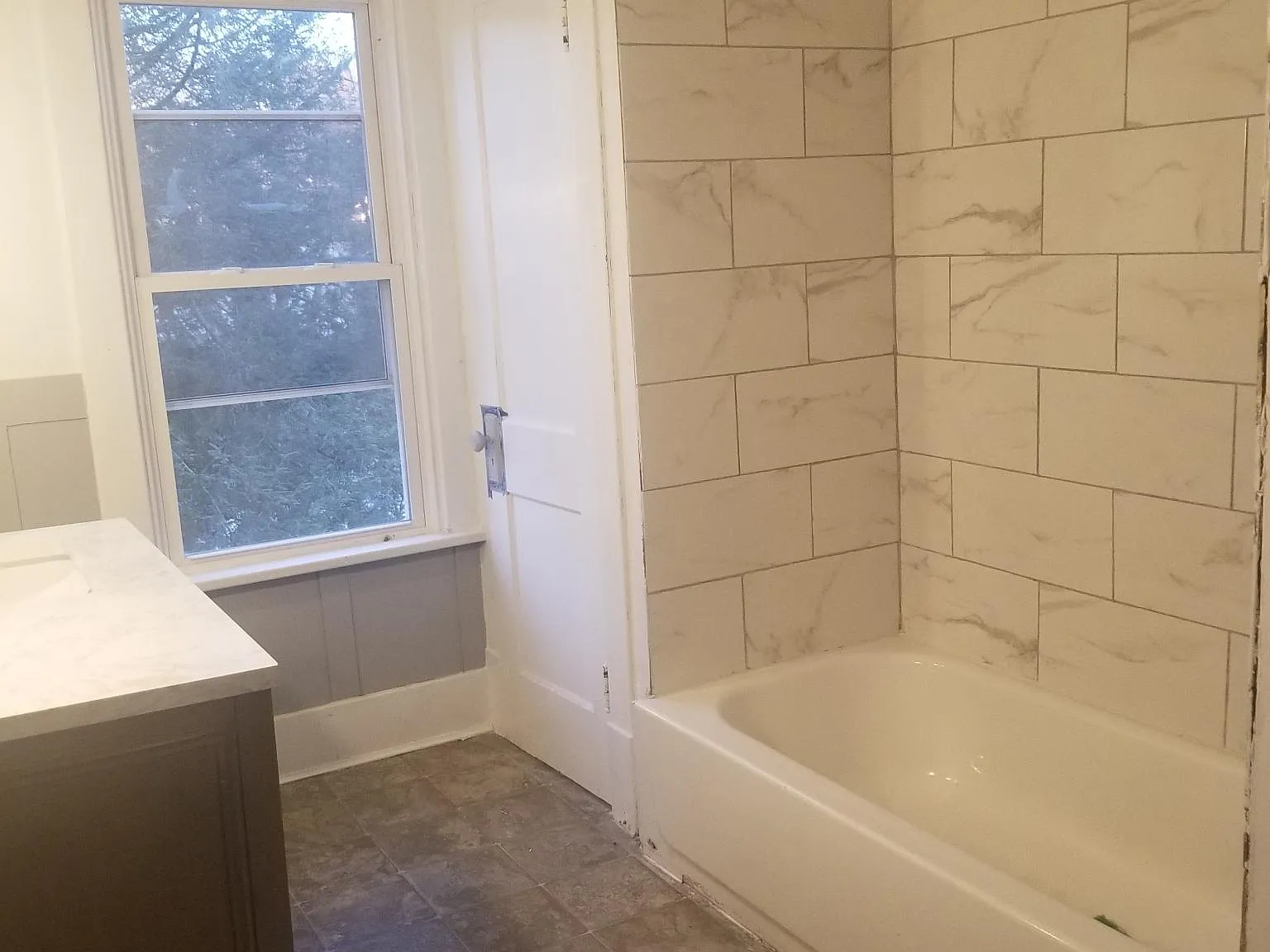 537 N Elm St — Photo 2