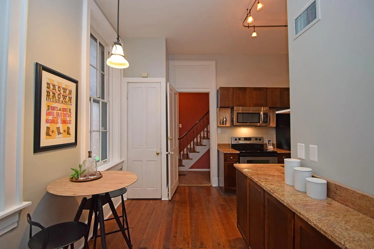 3 bed, 2182 sqft, $3,000 — Photo 2