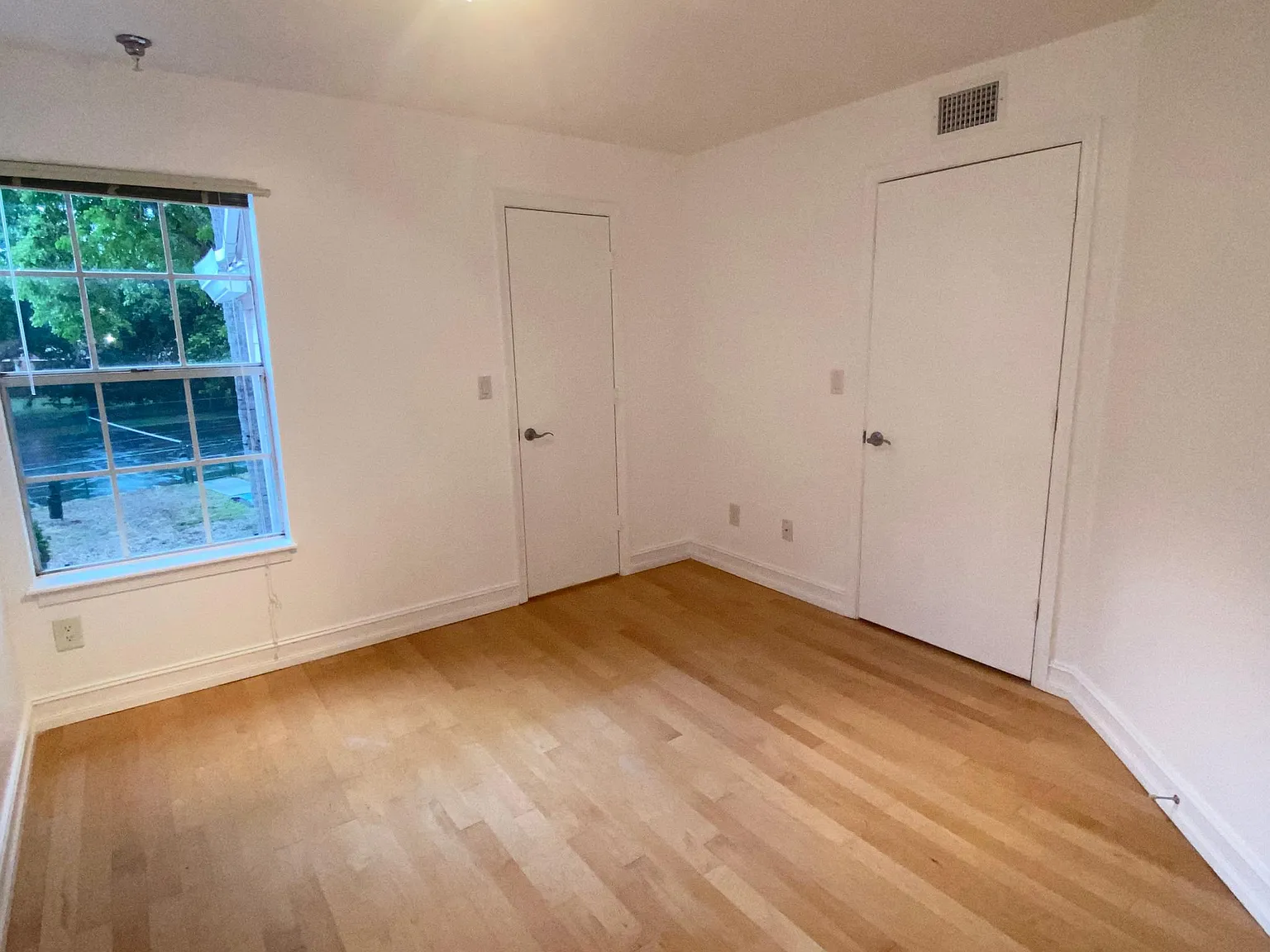 1001 Crystal Way — Photo 4