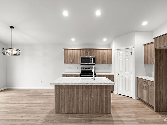 3rd image of 1609 Sunday Riv