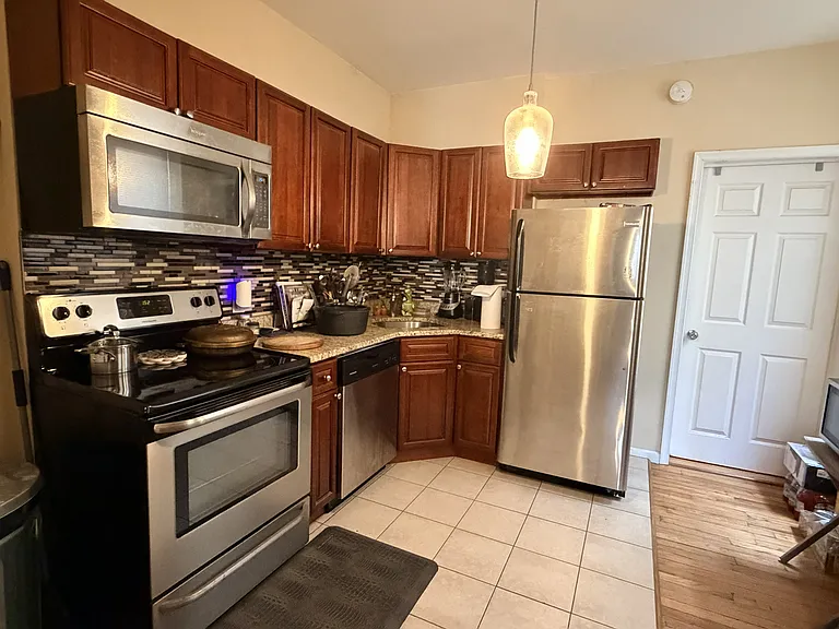 2126 N Woodstock St #1 — Photo 1