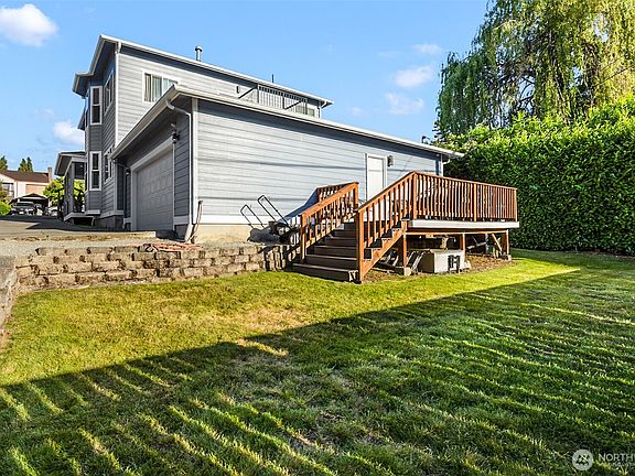 4th image of 10821 Crestwood Drive S
