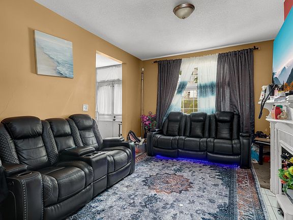 4th image of 735 Wilson Ave