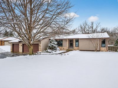 8909 42nd St N, Lake Elmo, MN, 55042