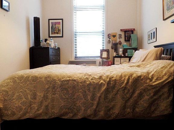 4th image of 146 W 75th St APT 1B