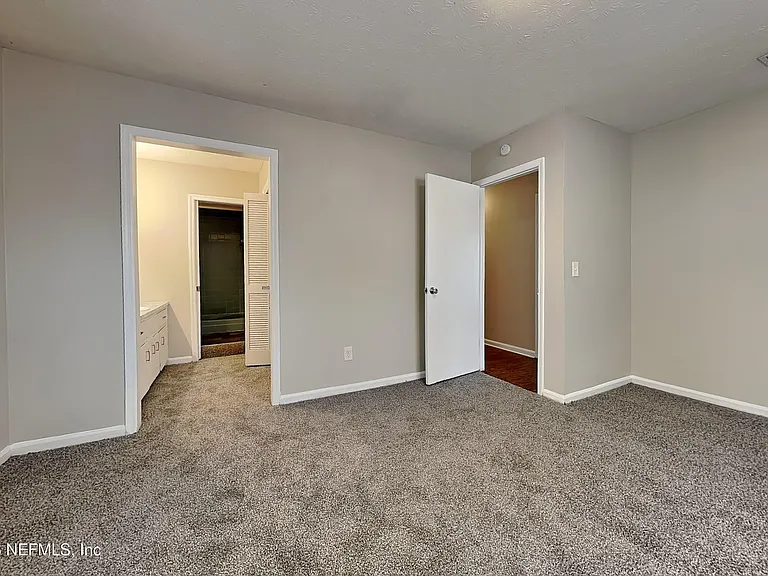 2804 Canyon Ct — Photo 8