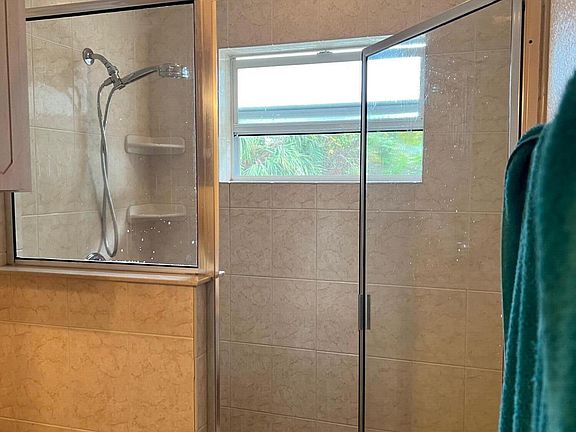 4th image of 2740 Evergreen Dr