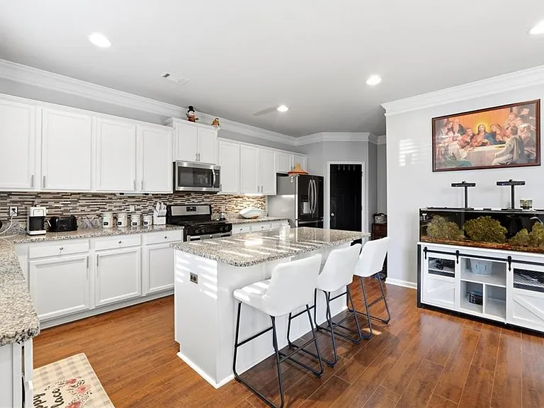 268 Oak Rd — Photo 8