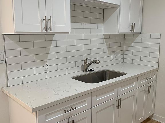 2nd image of 1423 W Lingan Ln #3
