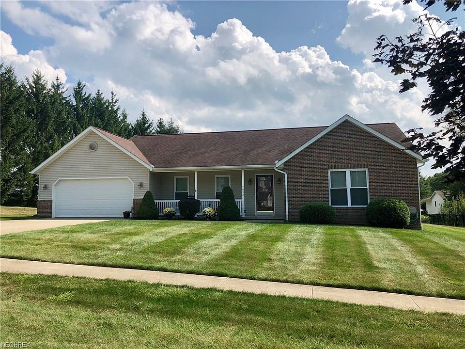 1st image of 2833 Vinton Woods Dr