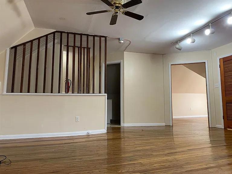423 S Fess Ave — Photo 11
