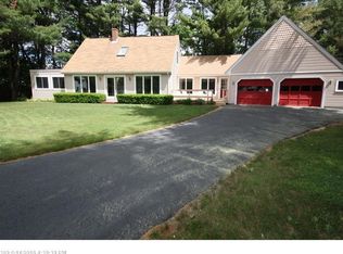 10 Pilgrim Ln, Saco, ME 04072