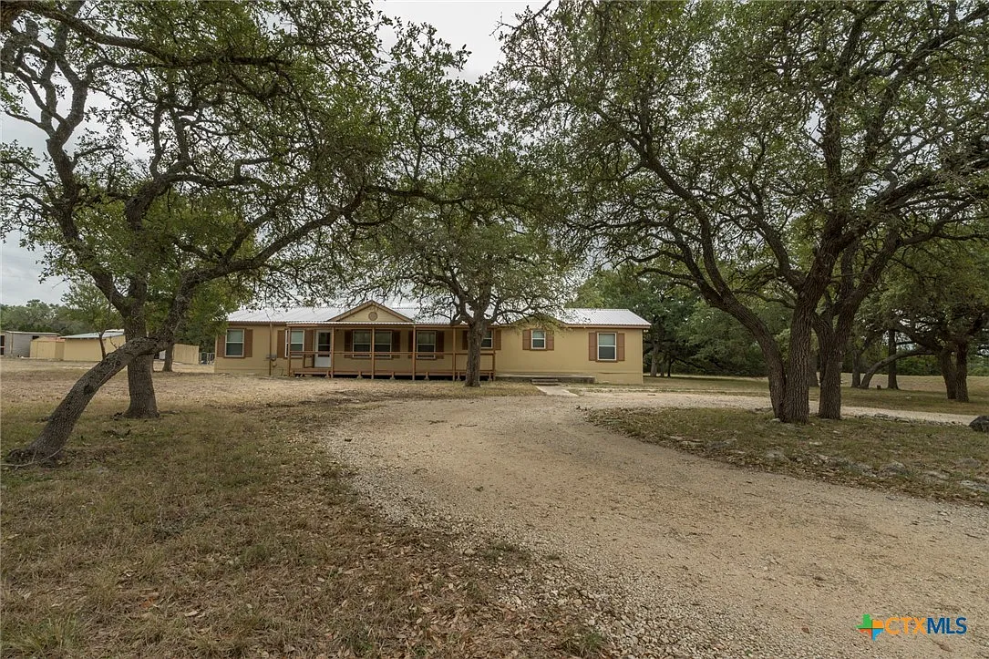3 bed, 2.0 bath, 2128 sqft, $2,100 — Photo 4