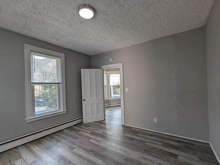 400 Atlantic St #1B — Photo 5