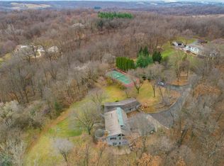 7 High Ridge Ct, Cedar Rapids, IA 52403