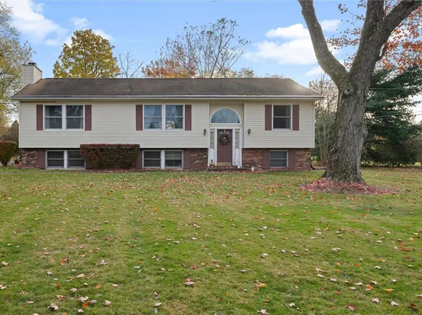 2997 Spangler Rd, Hermitage, PA 16148