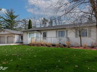 6833 Stephens Dr, Caseville, MI 48725