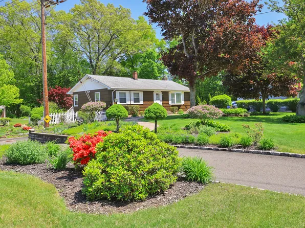 31 Hemlock Drive, Southington, CT 06489