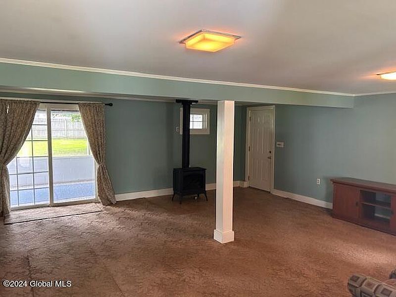 3rd image of 10 Lancaster Drive