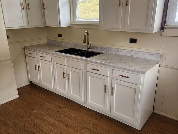 4th image of 21.5 Crandon Ave S #21.5