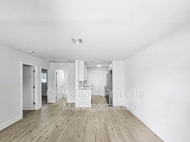 516 12th St W #A — Photo 5