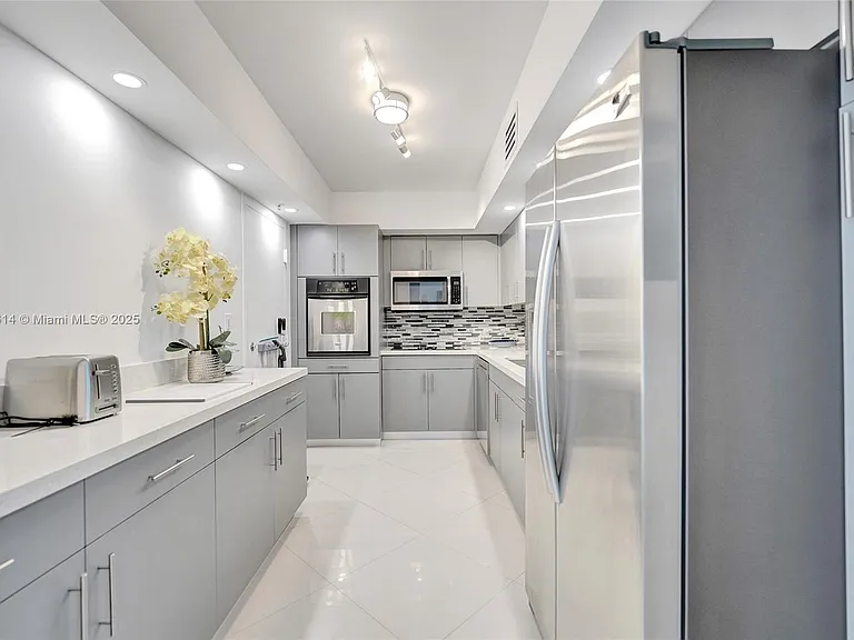 4001 S Ocean Dr #16P — Photo 48