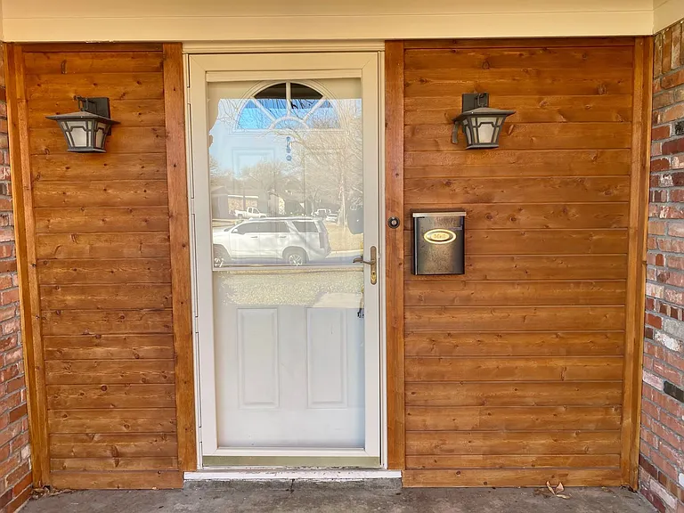6128 Cliffside Dr — Photo 2