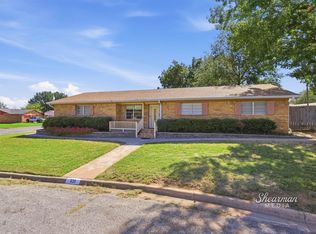 620 Oak St, Burkburnett, TX 76354
