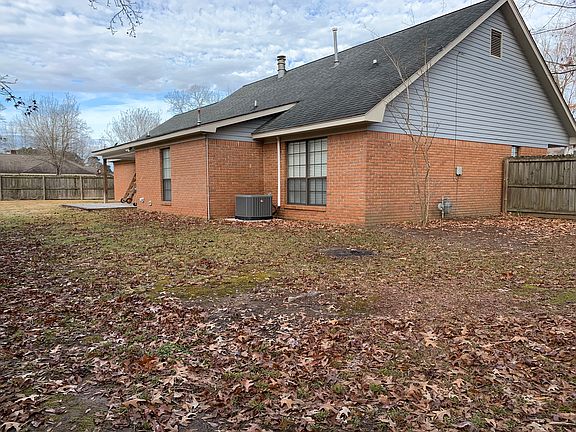 3rd image of 257 Sherwood Dr