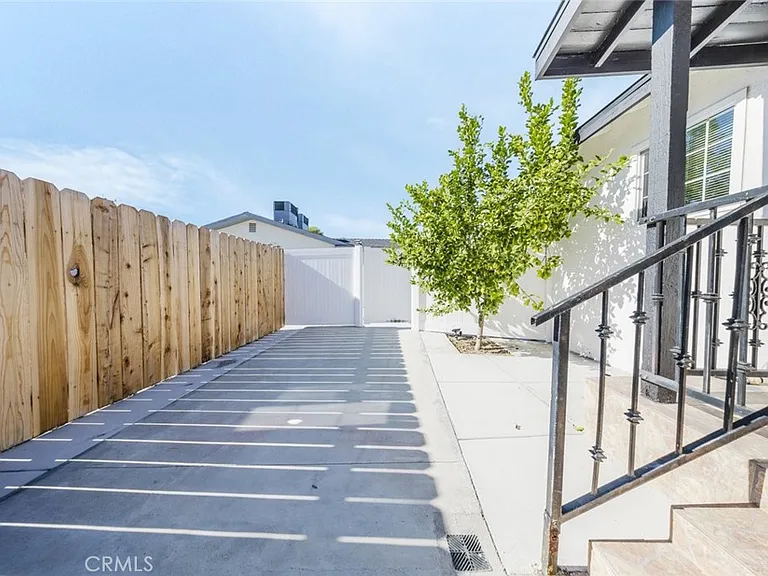 10503 Cantara St #10503 — Photo 11