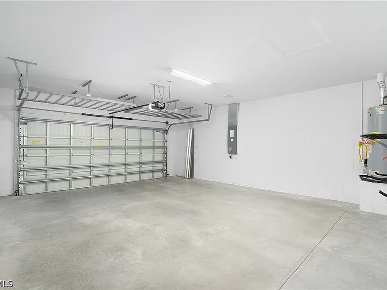 42186 Edgewater Dr — Photo 21