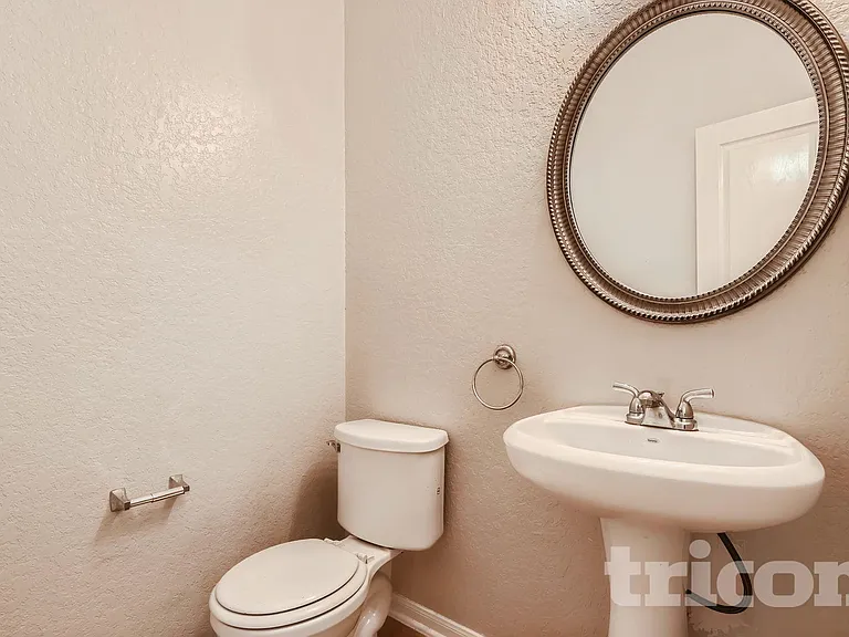 8819 Olmstead Park — Photo 16