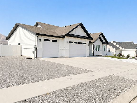 3rd image of 2993 E Lake Vista Dr