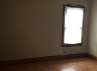 202 E 7th St, Muscatine, IA 52761