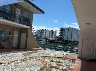 8210 Byron Ave APT 15, Miami Beach, FL 33141