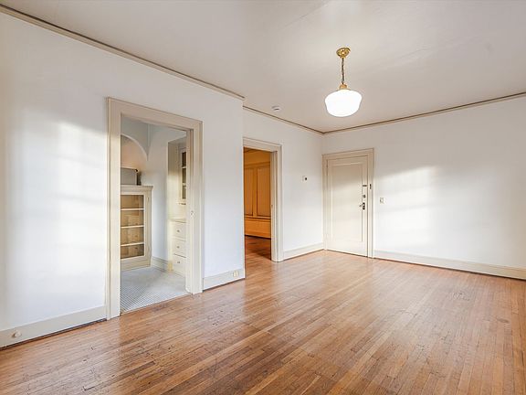 3rd image of 1314 SE Salmon St APT 203