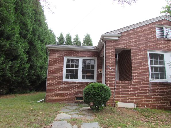 324 W McCubbins St