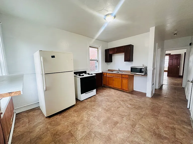 3719-3721 Winnebago St #3719 — Photo 8