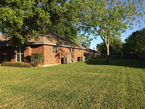 5th image of 223 Corkwood St