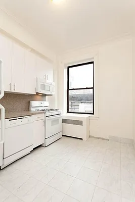 Rented by Raz Realty | media 4