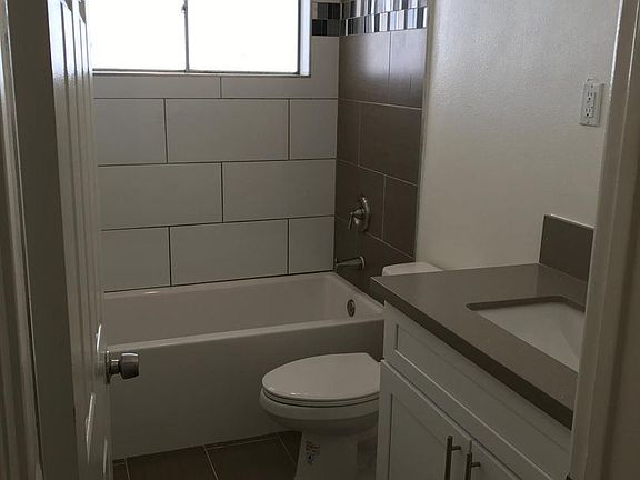 4th image of 4419 Allott Ave APT 15