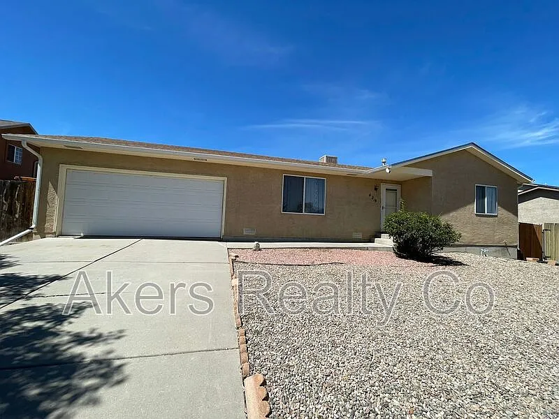 429 S Oak Creek Dr