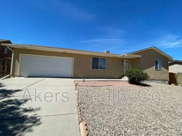 429 S Oak Creek Dr, Pueblo West, CO 81007