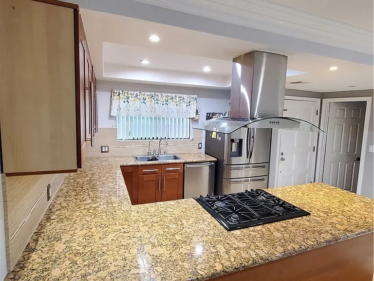 351 E Verdugo Ave #E — Photo 6