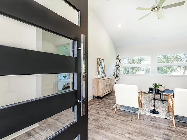 10406 W Graber Cir — Photo 2